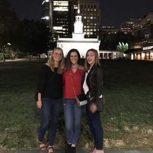 Meet your Posher, Lydia